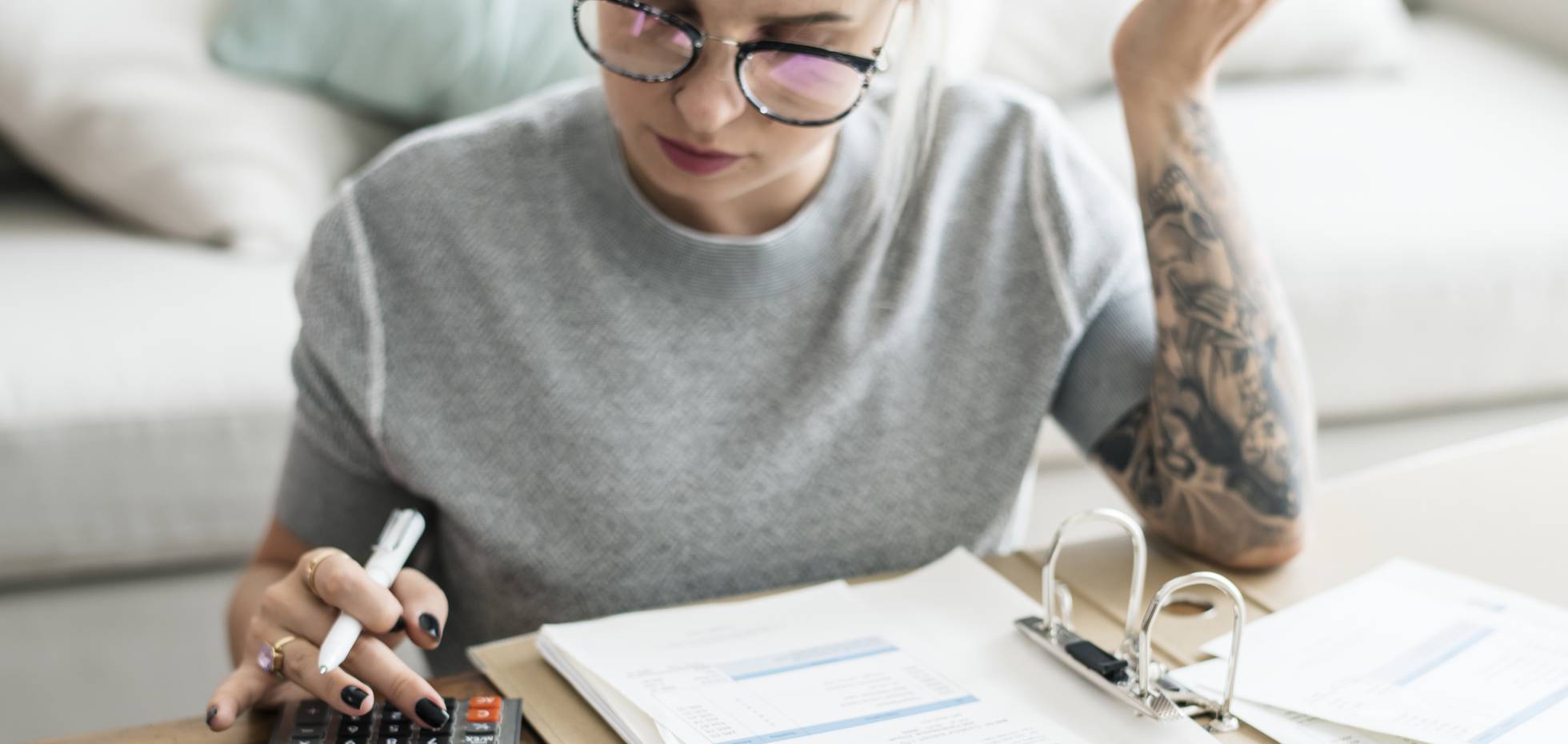 ¿Se puede retrasar el pago del IVA de una factura emitida?